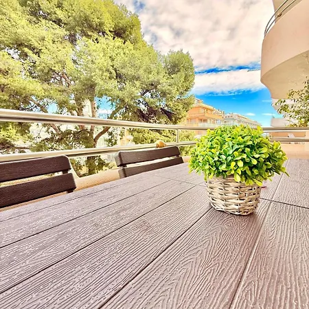 2 Bedroom In Puerto Marina Apartment *